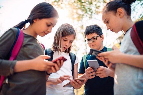 美国佛罗里达州禁止14岁以下儿童使用社交媒体