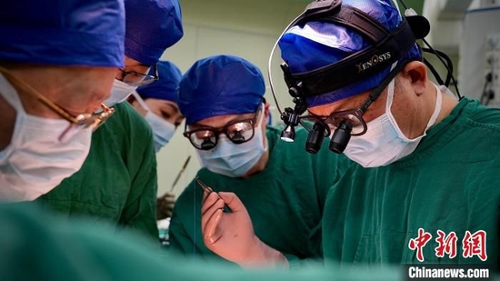 一名出生53天女婴在武汉完成心脏移植手术