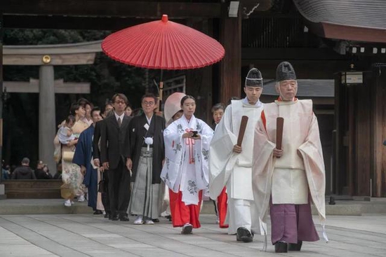 当地时间2019年11月7日，日本新人举行婚礼。 图/IC photo